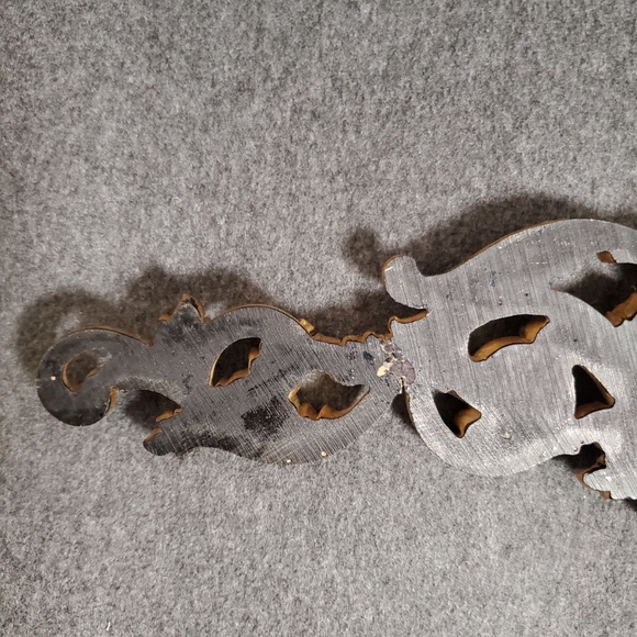 Home Fleur de Lis Wall Decor Gold Brass Colour - 19" Length - Picture 4 of 8